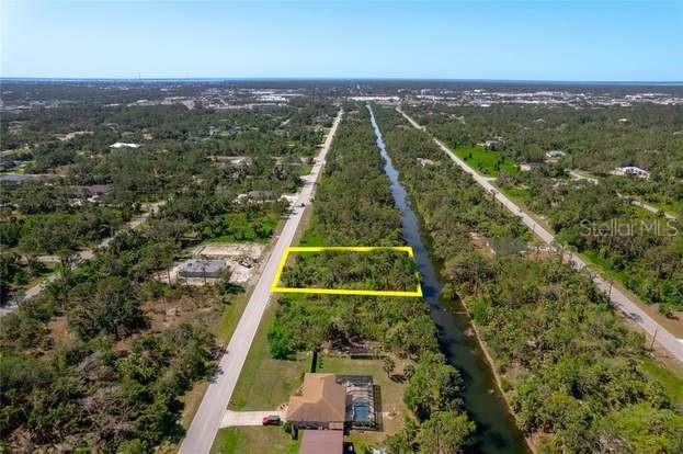 207 RAVENSWOOD BLVD, PORT CHARLOTTE, FL, 33954