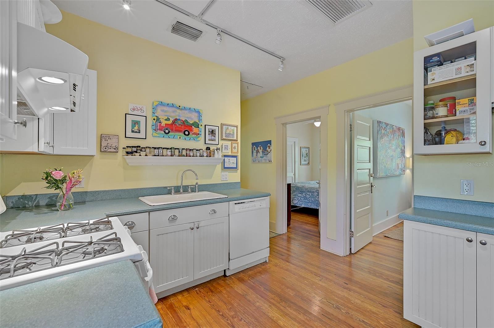 628 N ORANGE AVE, SARASOTA, FL, 34236