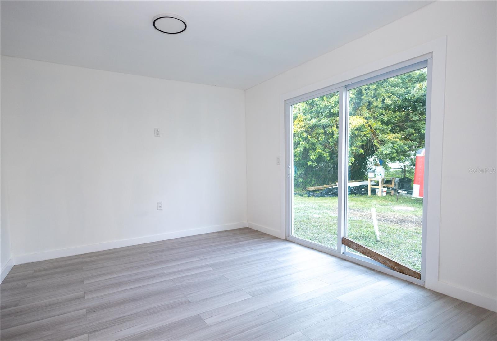 2070 W AIRPORT BLVD, SANFORD, FL, 32771