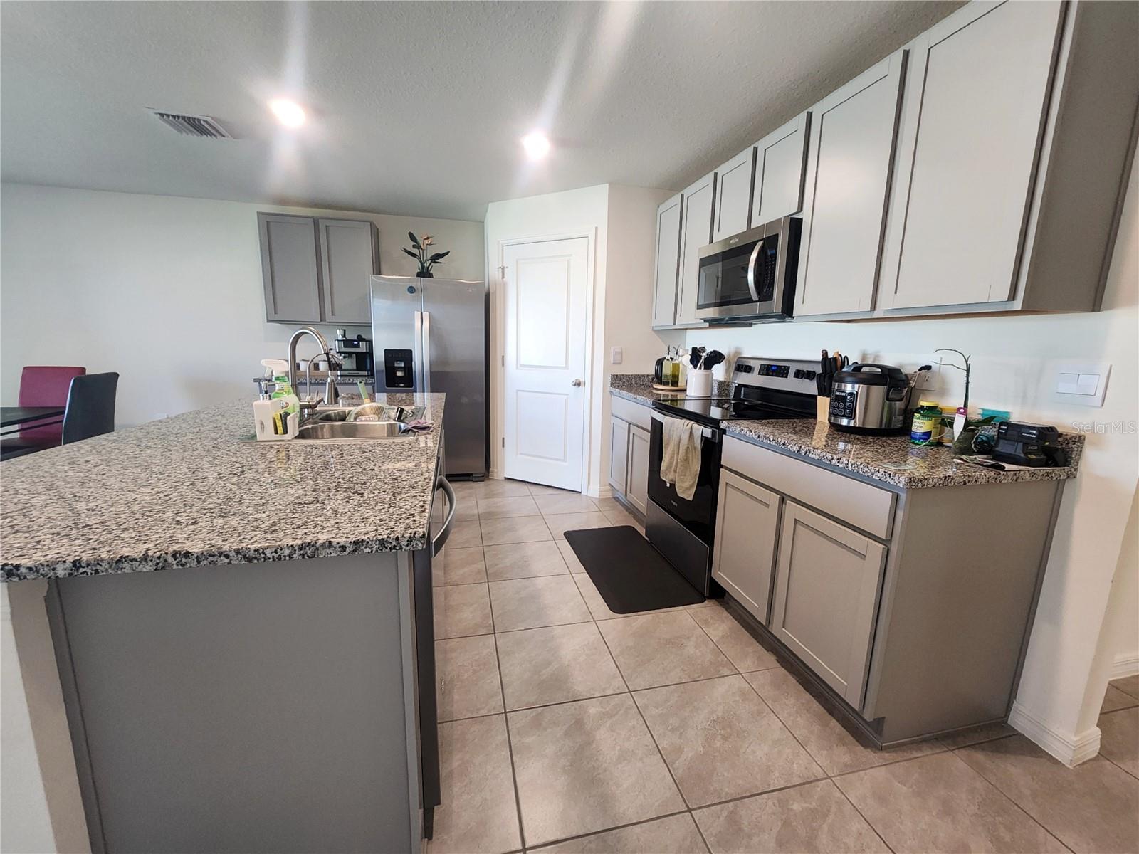 377 W FAIRWAYS VIEW DR, BEVERLY HILLS, FL, 34465