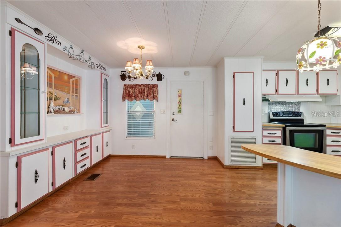 322 IVANHOE CIR, LADY LAKE, FL, 32159