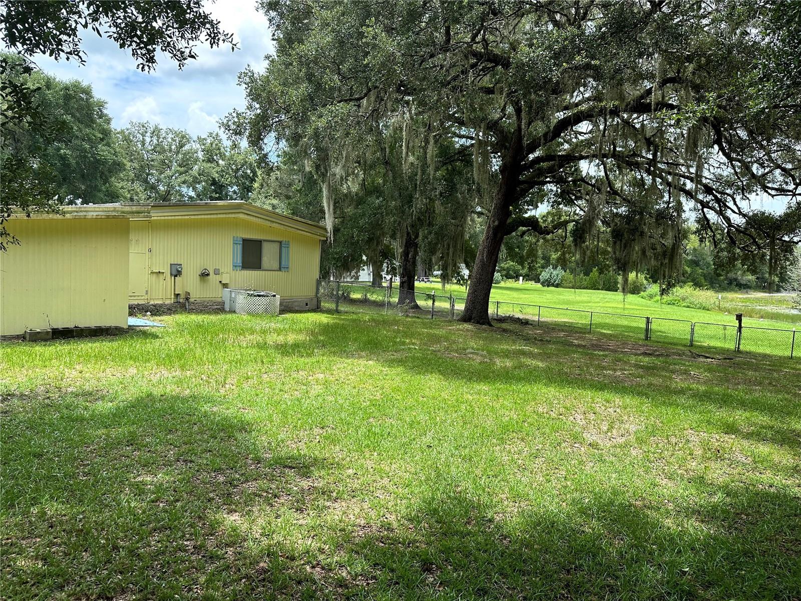 322 IVANHOE CIR, LADY LAKE, FL, 32159
