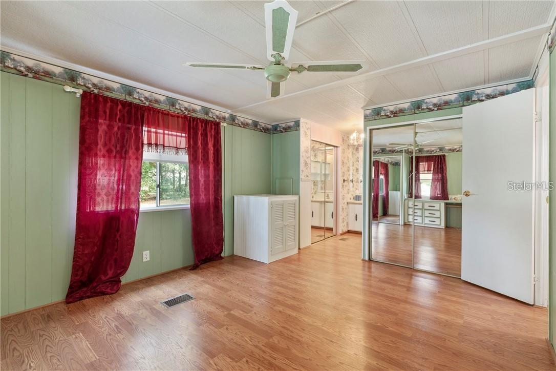322 IVANHOE CIR, LADY LAKE, FL, 32159