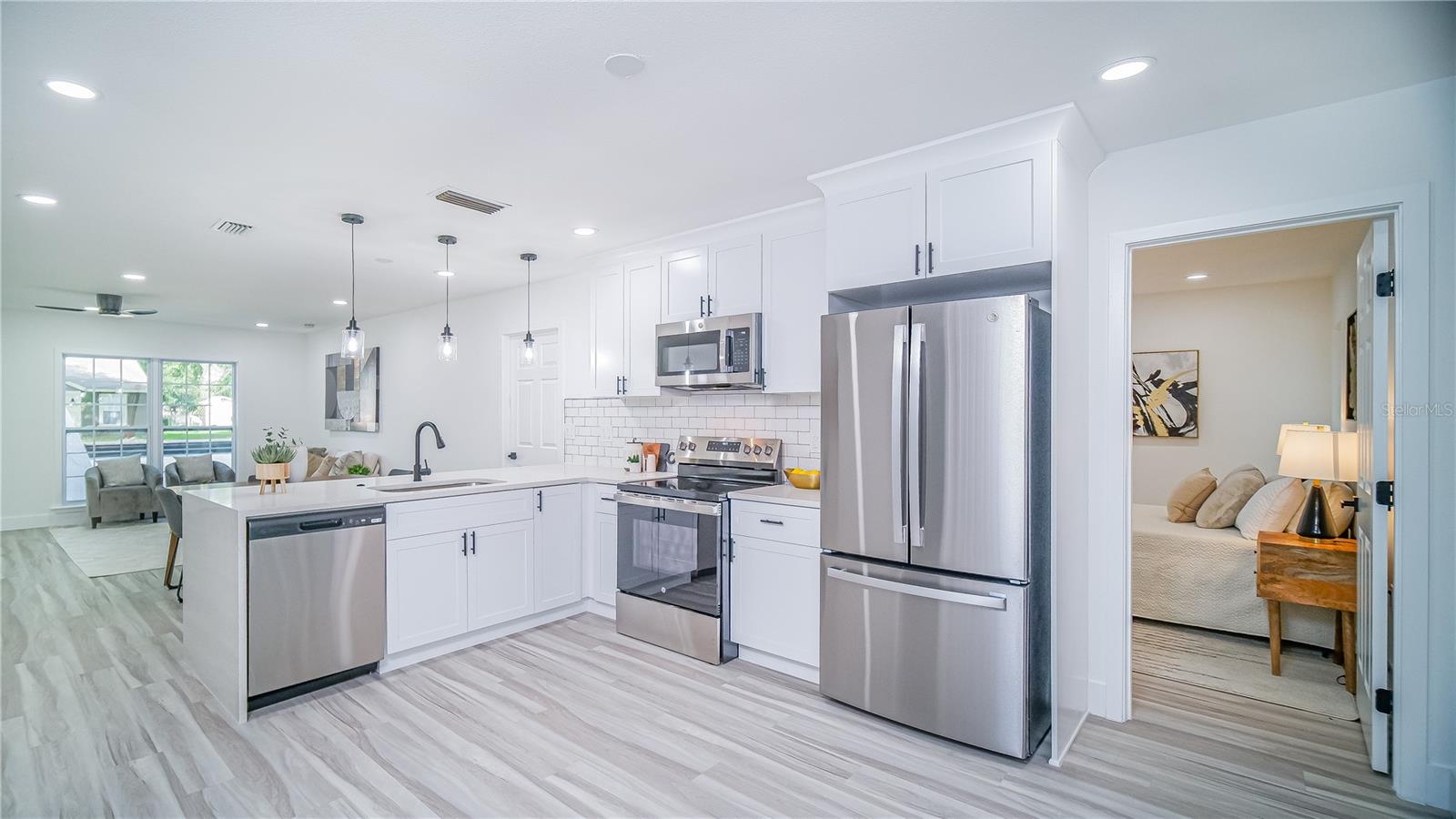 2220 CRYSTAL GROVE LN, LAKELAND, FL, 33801