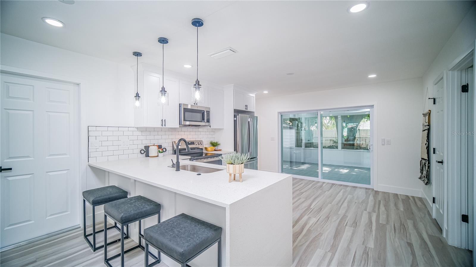 2220 CRYSTAL GROVE LN, LAKELAND, FL, 33801