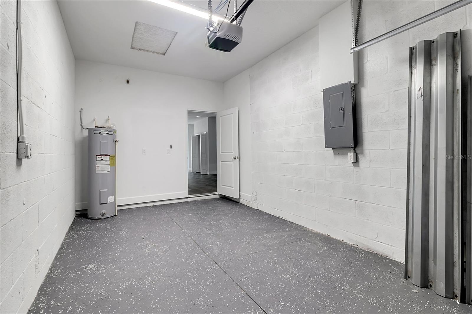 10420 PORT EVERGLADES ST, PORT CHARLOTTE, FL, 33981