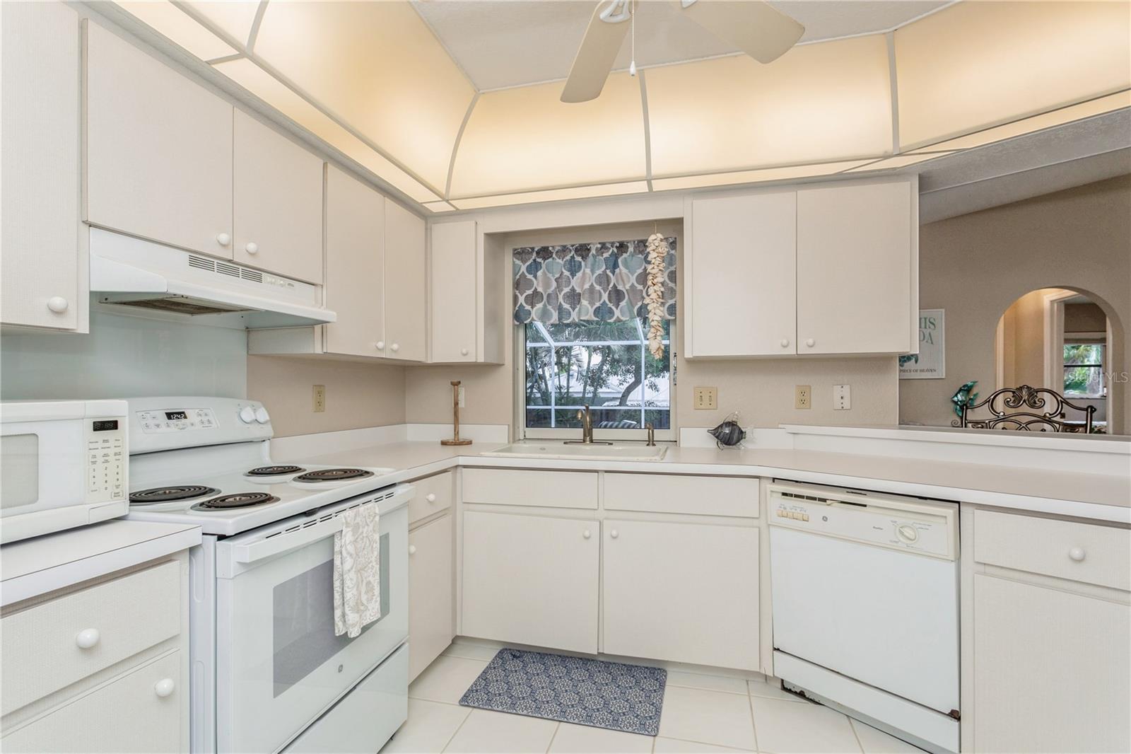 612 ALBEE RD W, NOKOMIS, FL, 34275