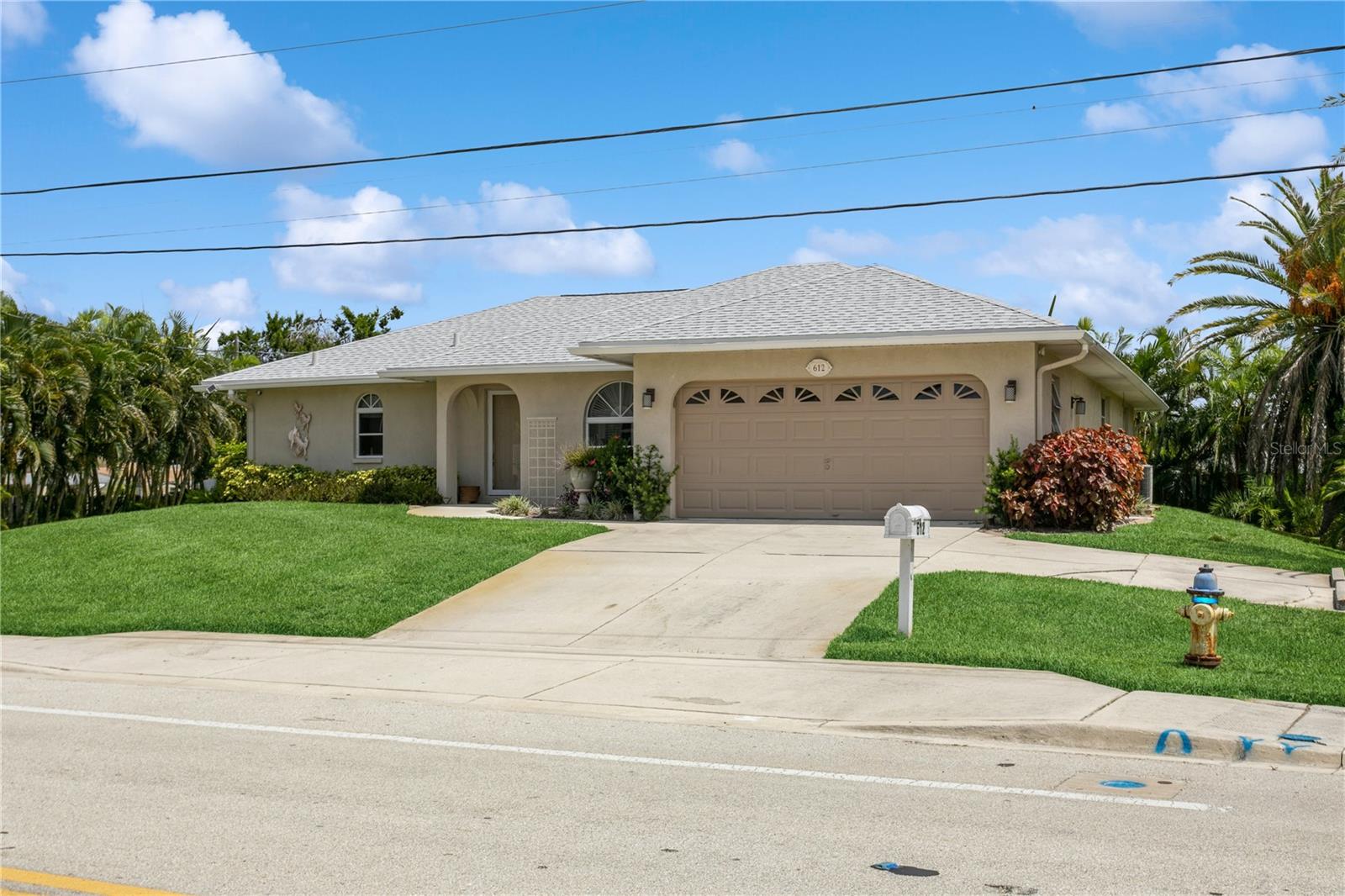 612 ALBEE RD W, NOKOMIS, FL, 34275