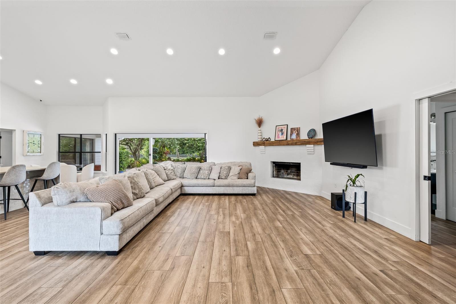 32131 HICKORY LN, SORRENTO, FL, 32776