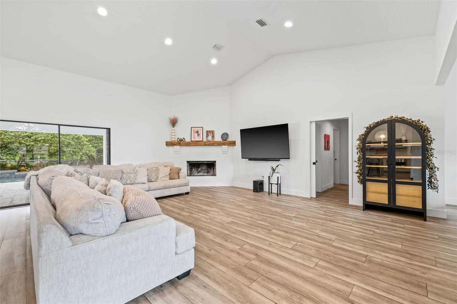 32131 HICKORY LN, SORRENTO, FL, 32776