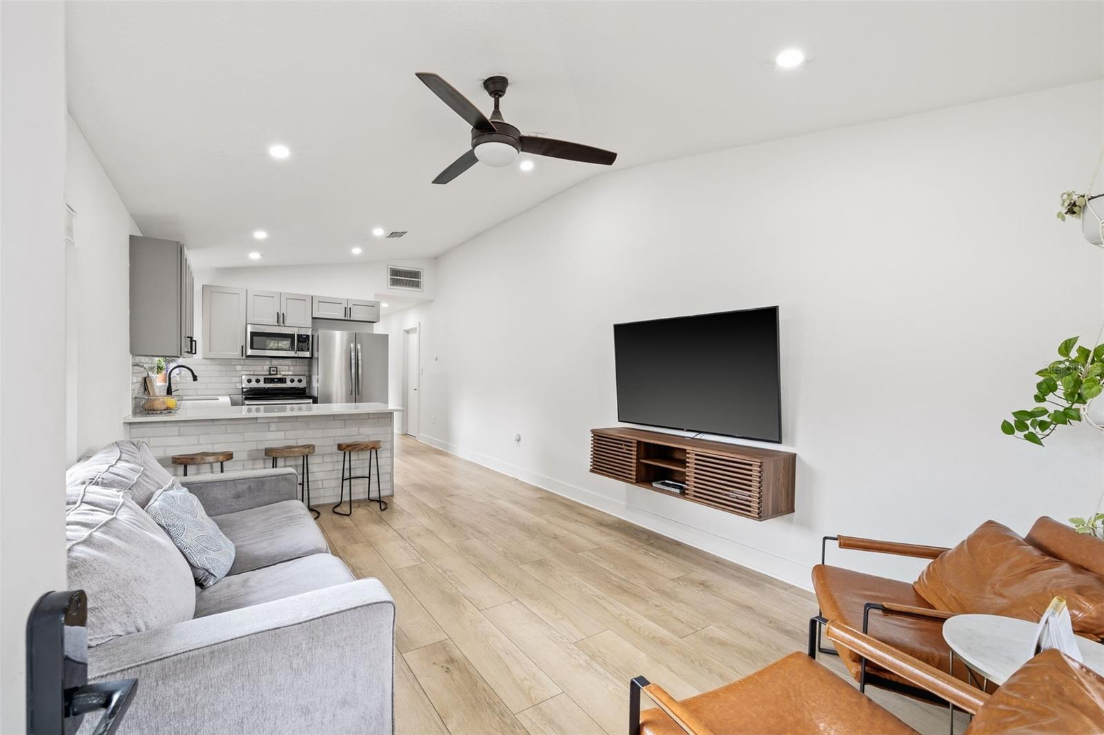 32131 HICKORY LN, SORRENTO, FL, 32776