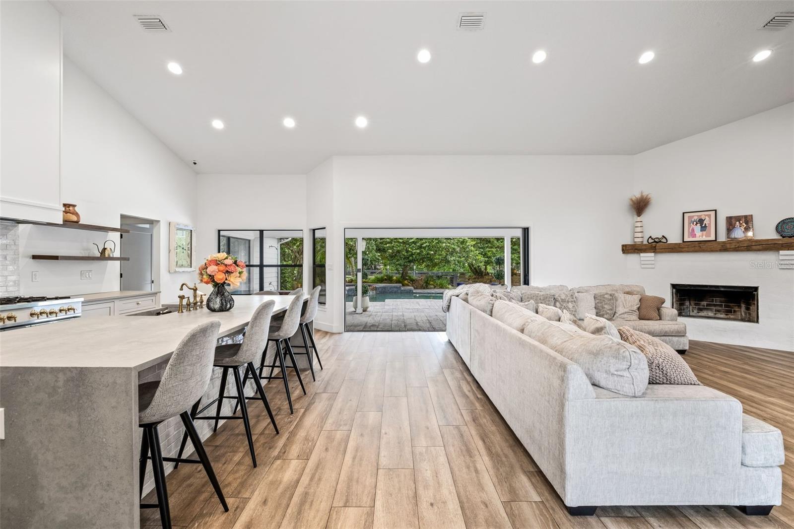 32131 HICKORY LN, SORRENTO, FL, 32776