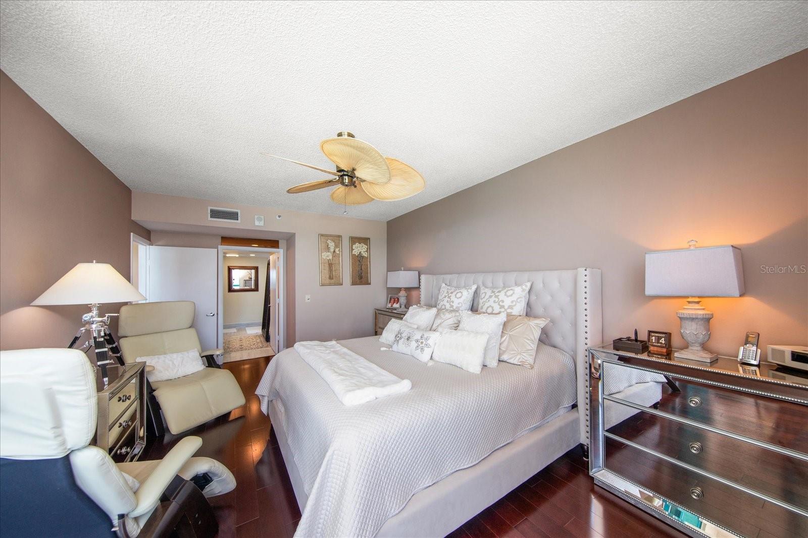 1540 GULF BLVD #2102, CLEARWATER BEACH, FL, 33767