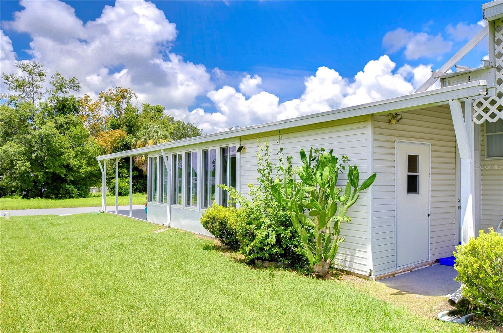 6048 RIDGEWAY DR, ZEPHYRHILLS, FL, 33542