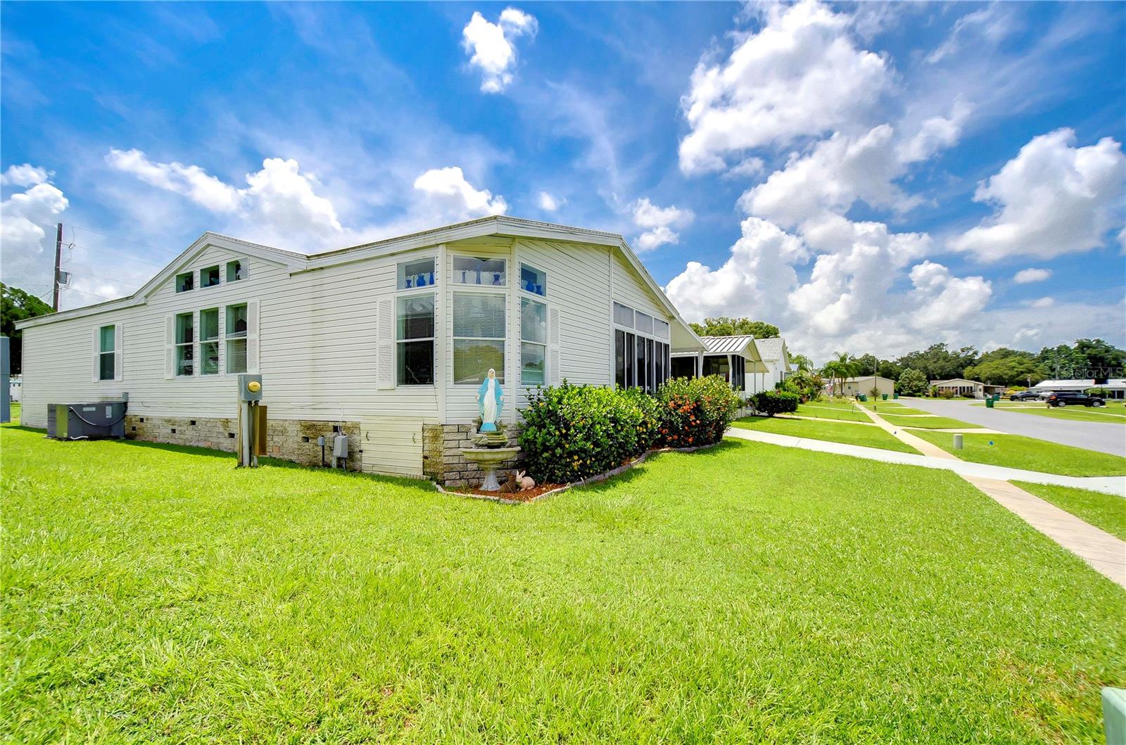 6048 RIDGEWAY DR, ZEPHYRHILLS, FL, 33542