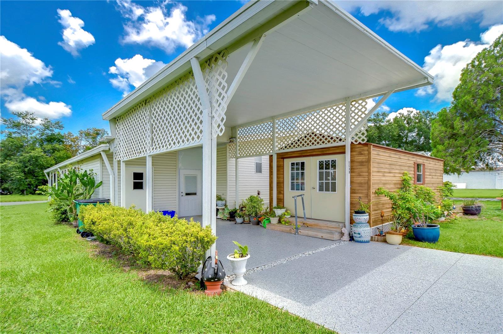 6048 RIDGEWAY DR, ZEPHYRHILLS, FL, 33542