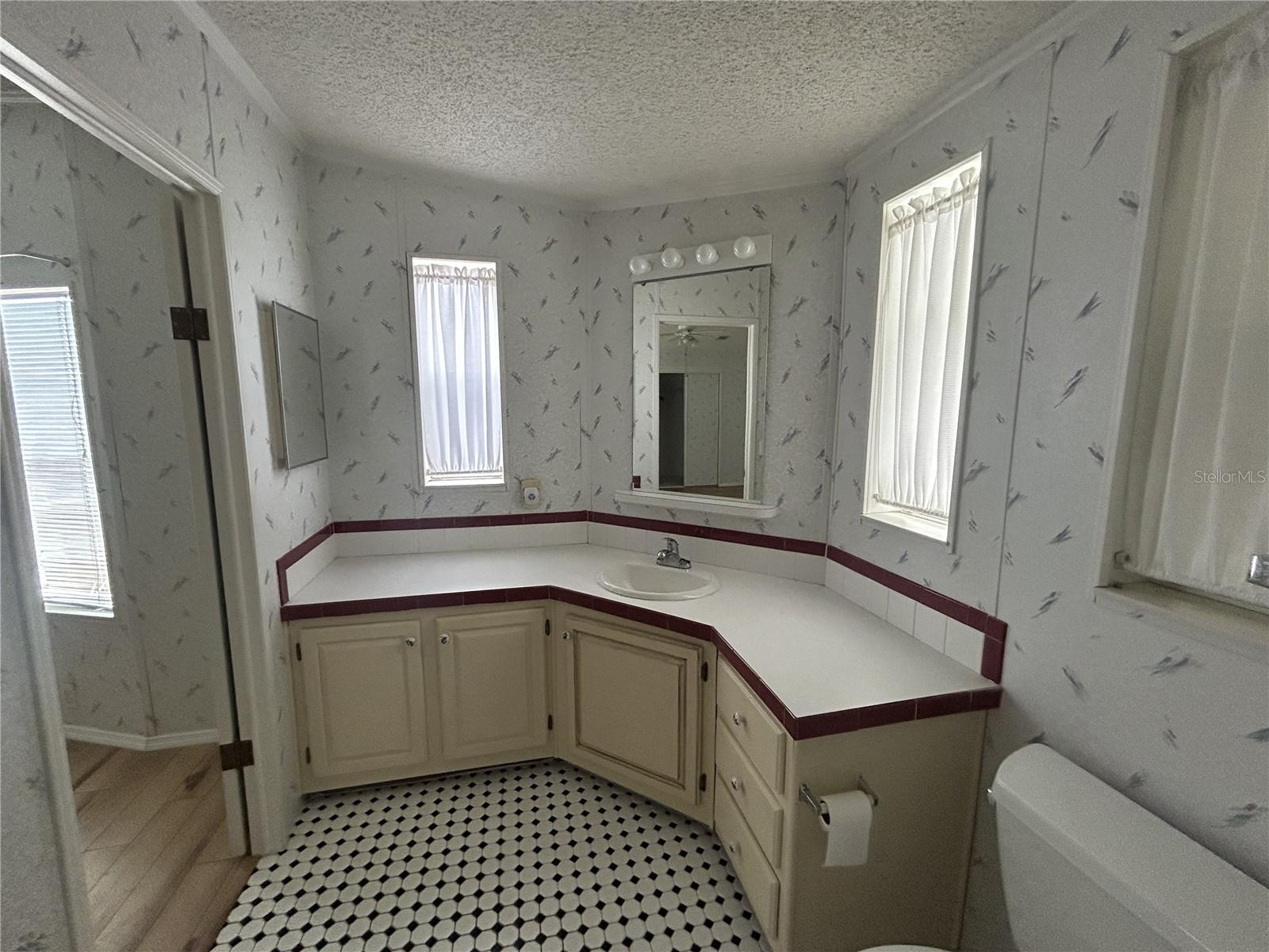 6048 RIDGEWAY DR, ZEPHYRHILLS, FL, 33542