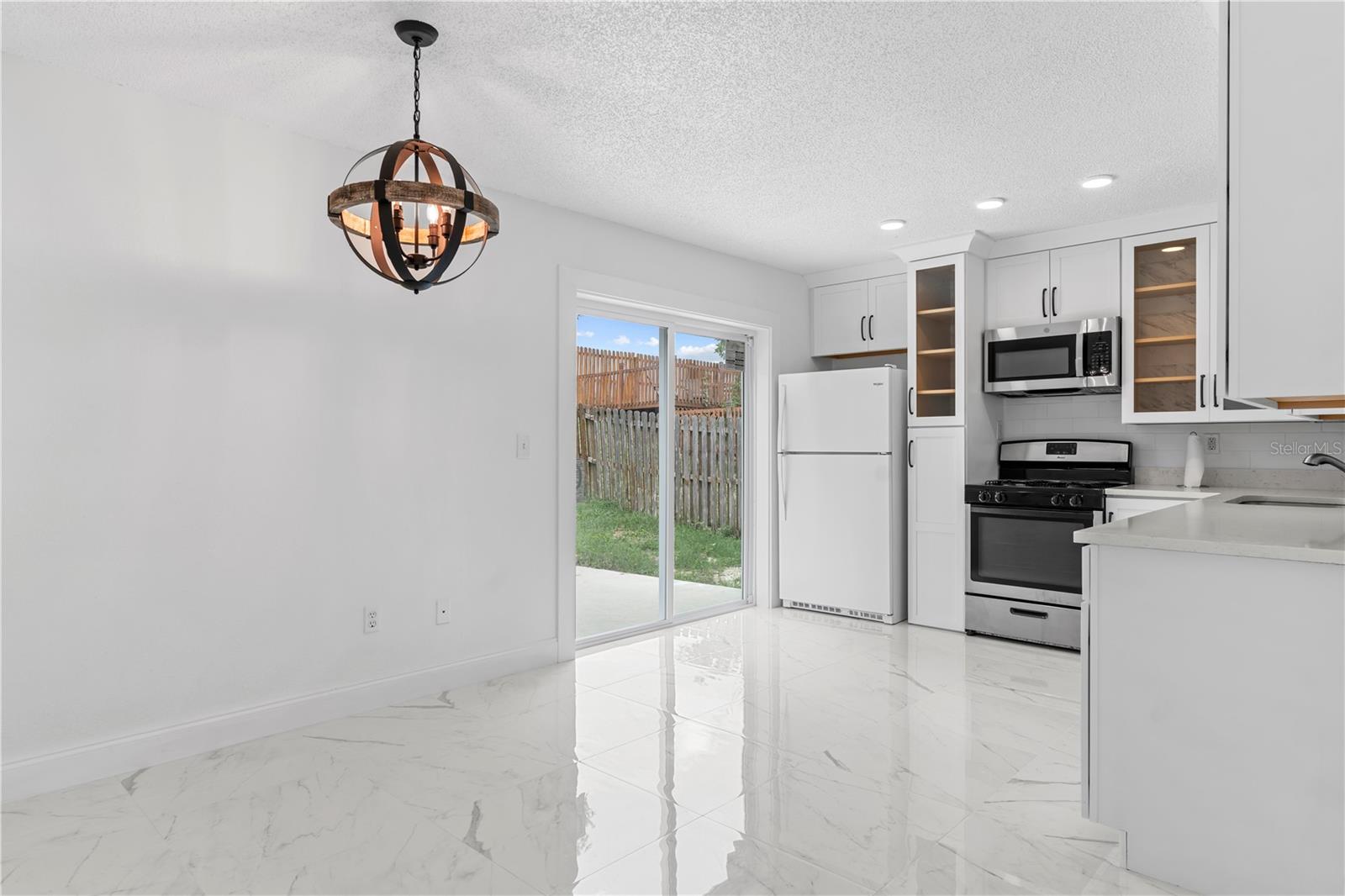 421 ROLLINS DR, DAVENPORT, FL, 33837