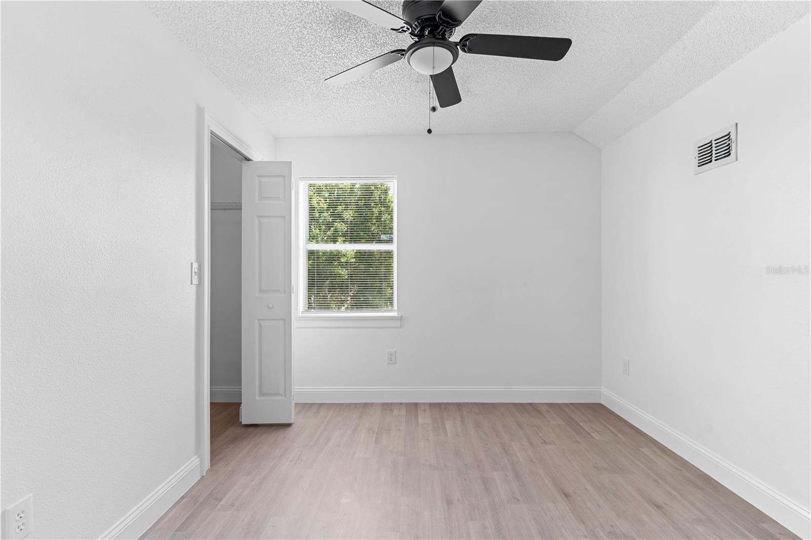 421 ROLLINS DR, DAVENPORT, FL, 33837