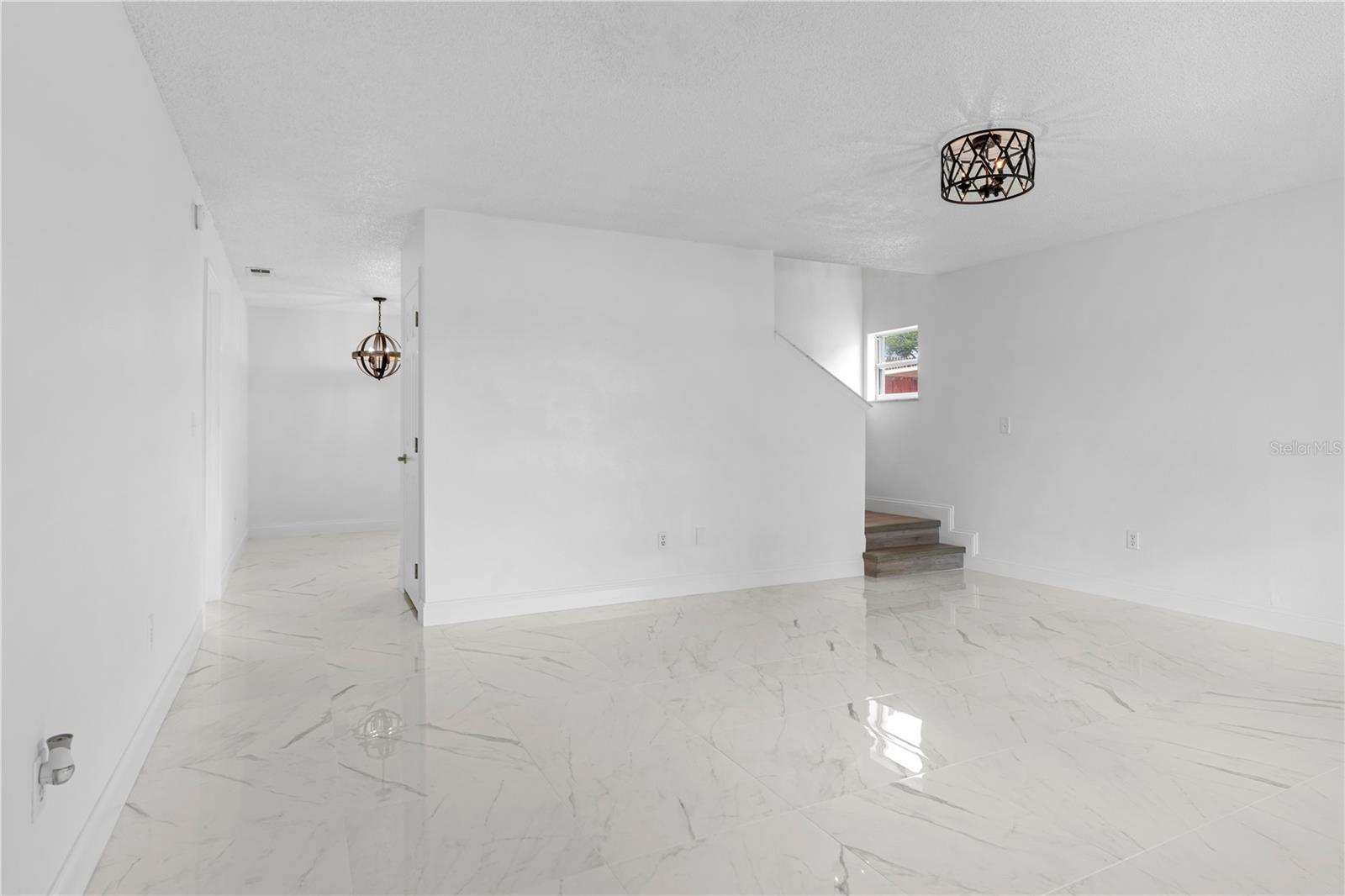 421 ROLLINS DR, DAVENPORT, FL, 33837