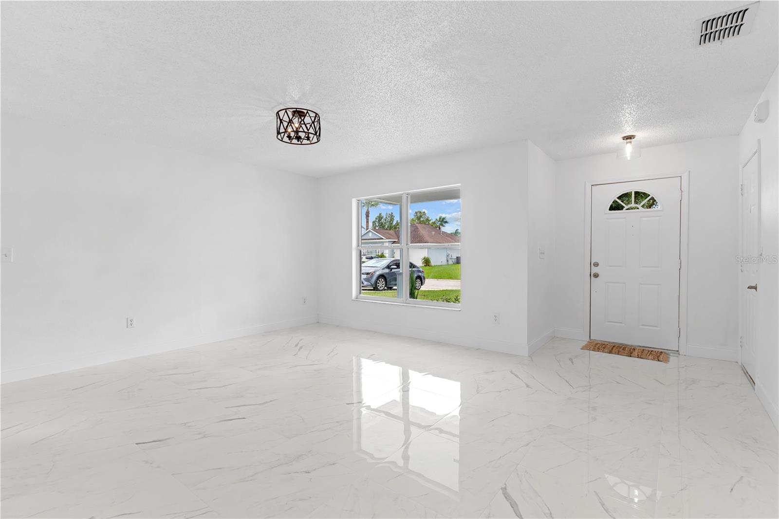 421 ROLLINS DR, DAVENPORT, FL, 33837