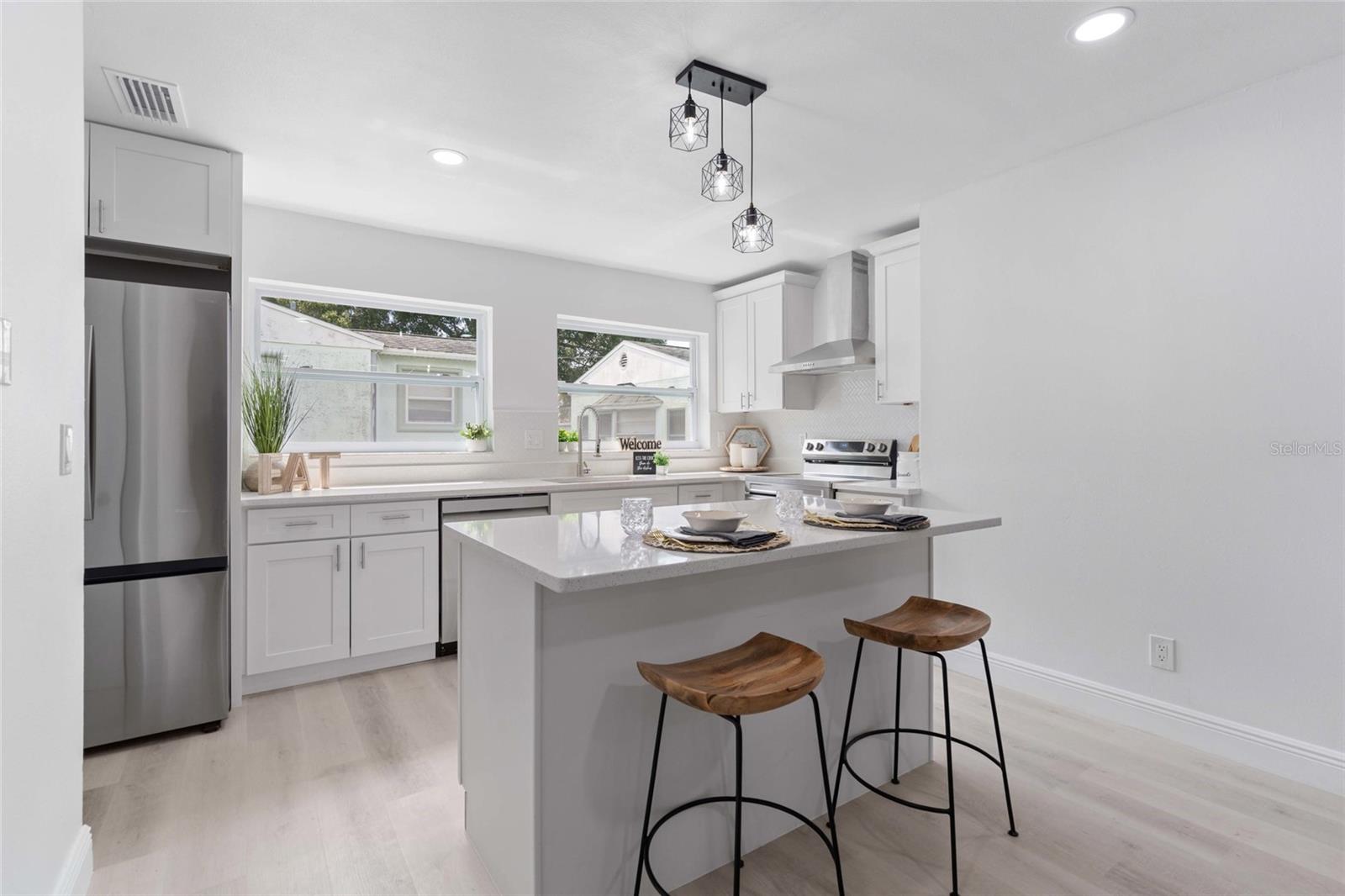 459 74TH AVE N, ST PETERSBURG, FL, 33702