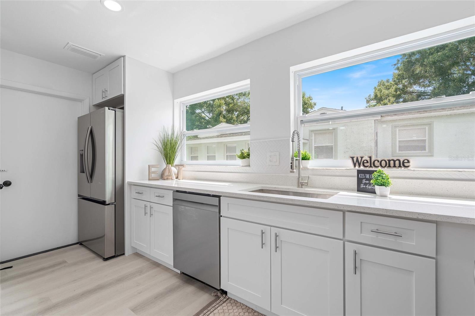 459 74TH AVE N, ST PETERSBURG, FL, 33702