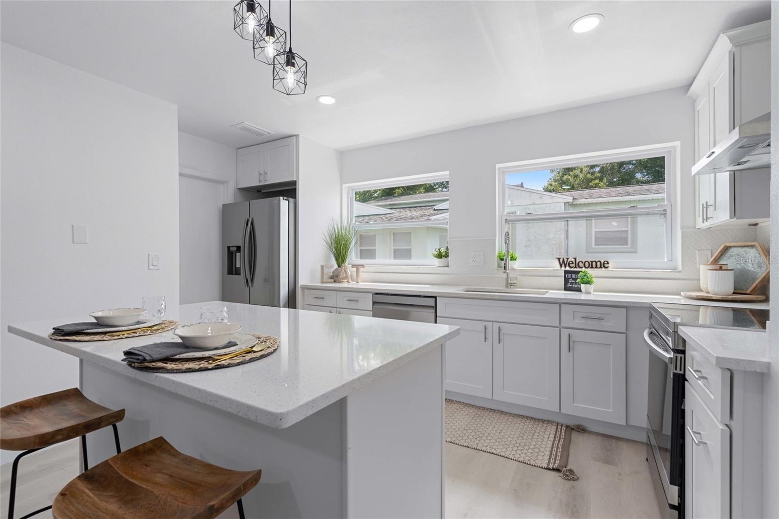 459 74TH AVE N, ST PETERSBURG, FL, 33702