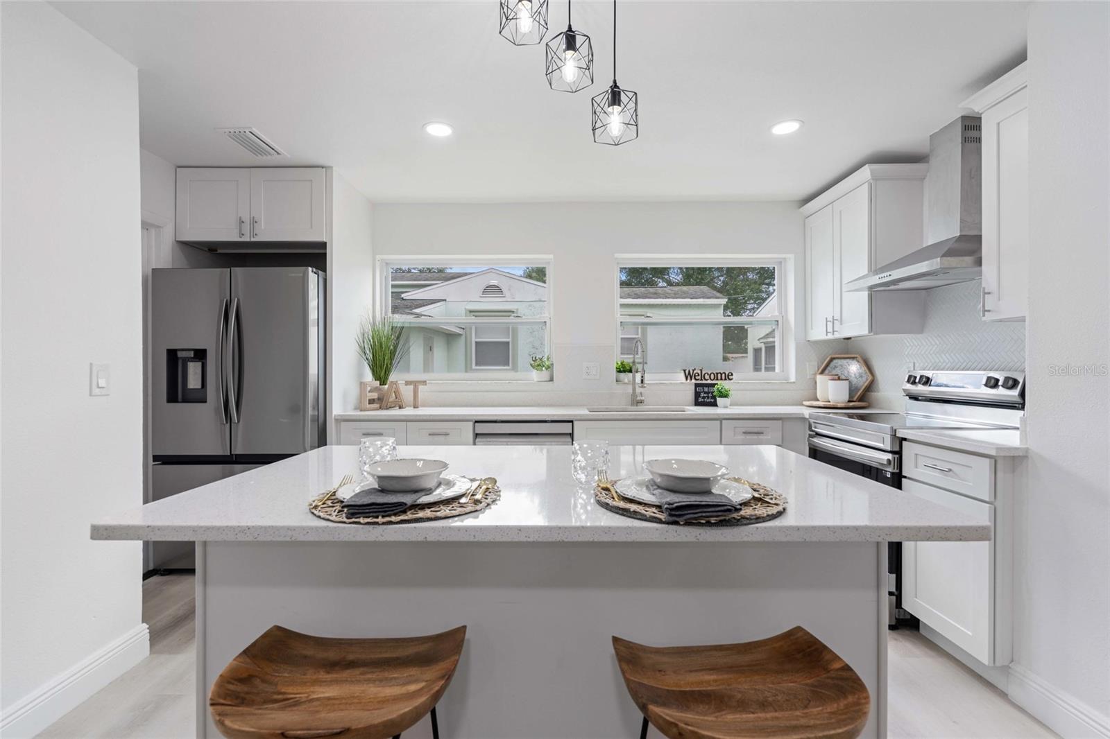 459 74TH AVE N, ST PETERSBURG, FL, 33702