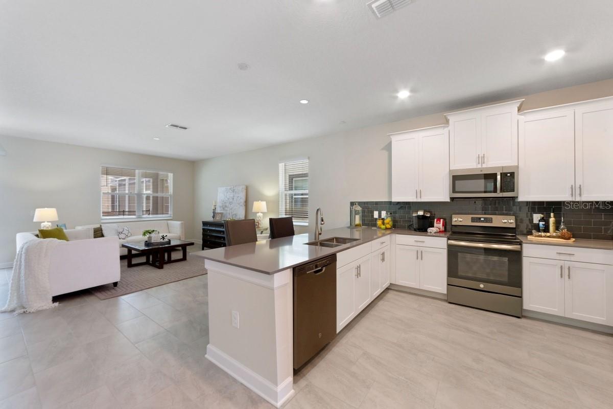 870 DROP SHOT DR, DAVENPORT, FL, 33896