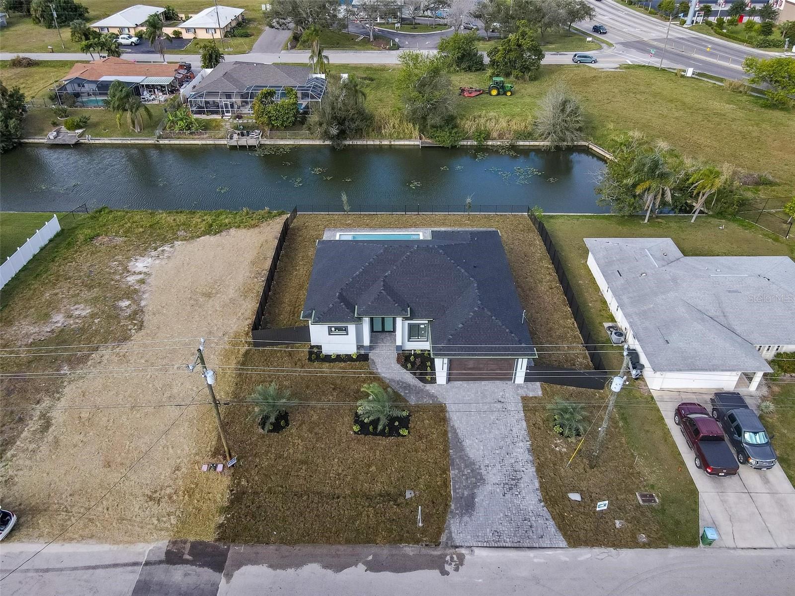 12 SE 17TH AVE, CAPE CORAL, FL, 33990