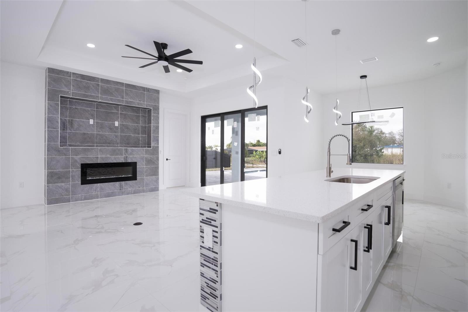 12 SE 17TH AVE, CAPE CORAL, FL, 33990