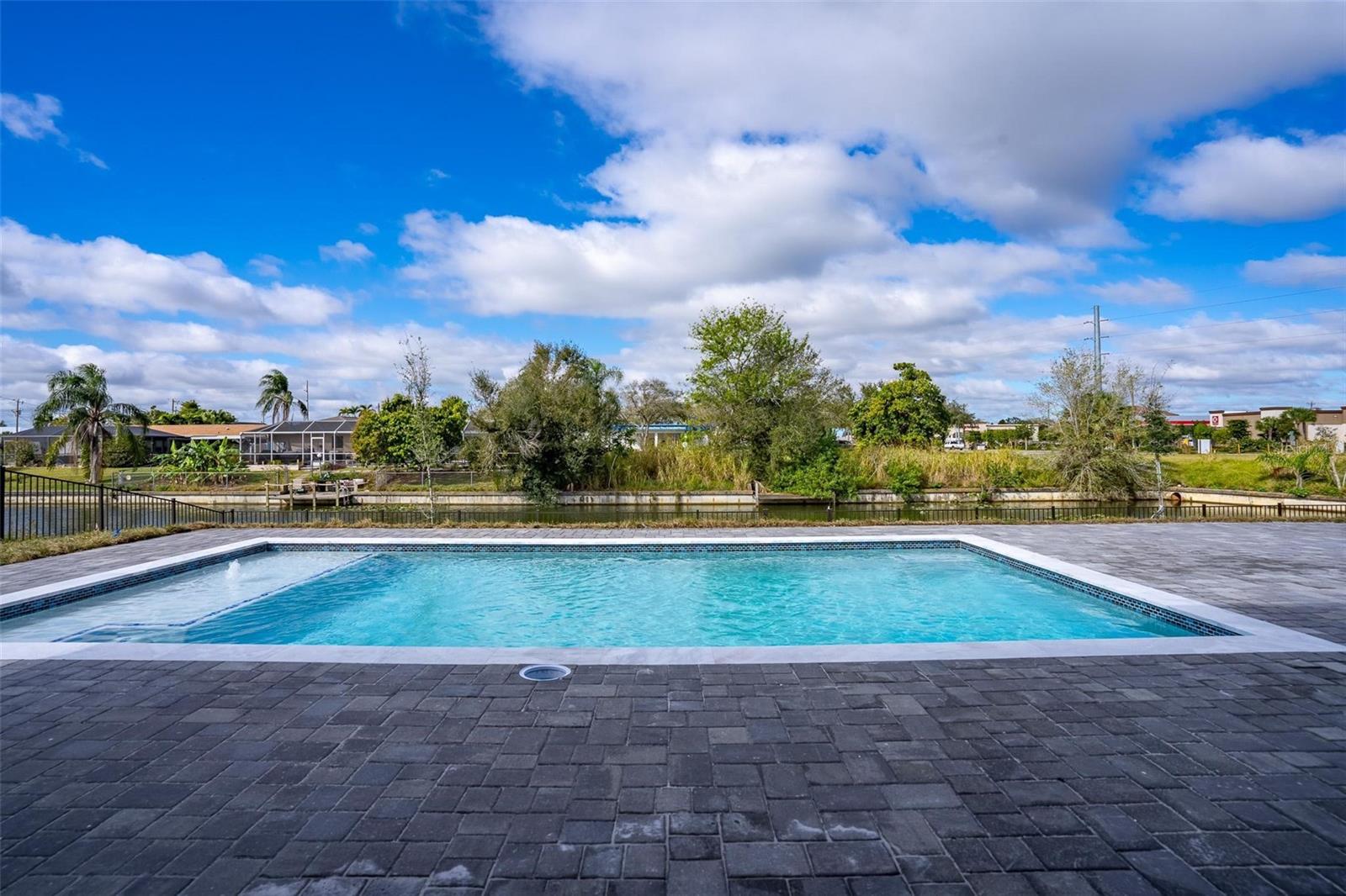 12 SE 17TH AVE, CAPE CORAL, FL, 33990