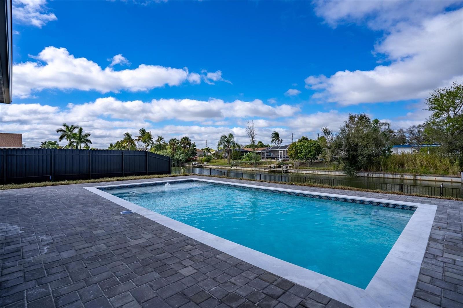 12 SE 17TH AVE, CAPE CORAL, FL, 33990