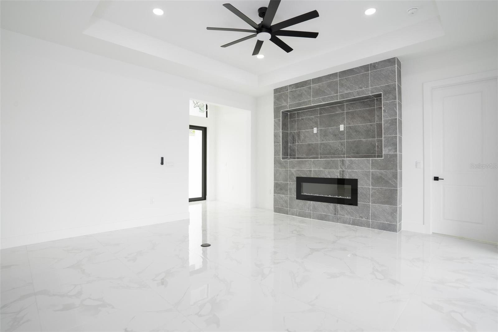 12 SE 17TH AVE, CAPE CORAL, FL, 33990