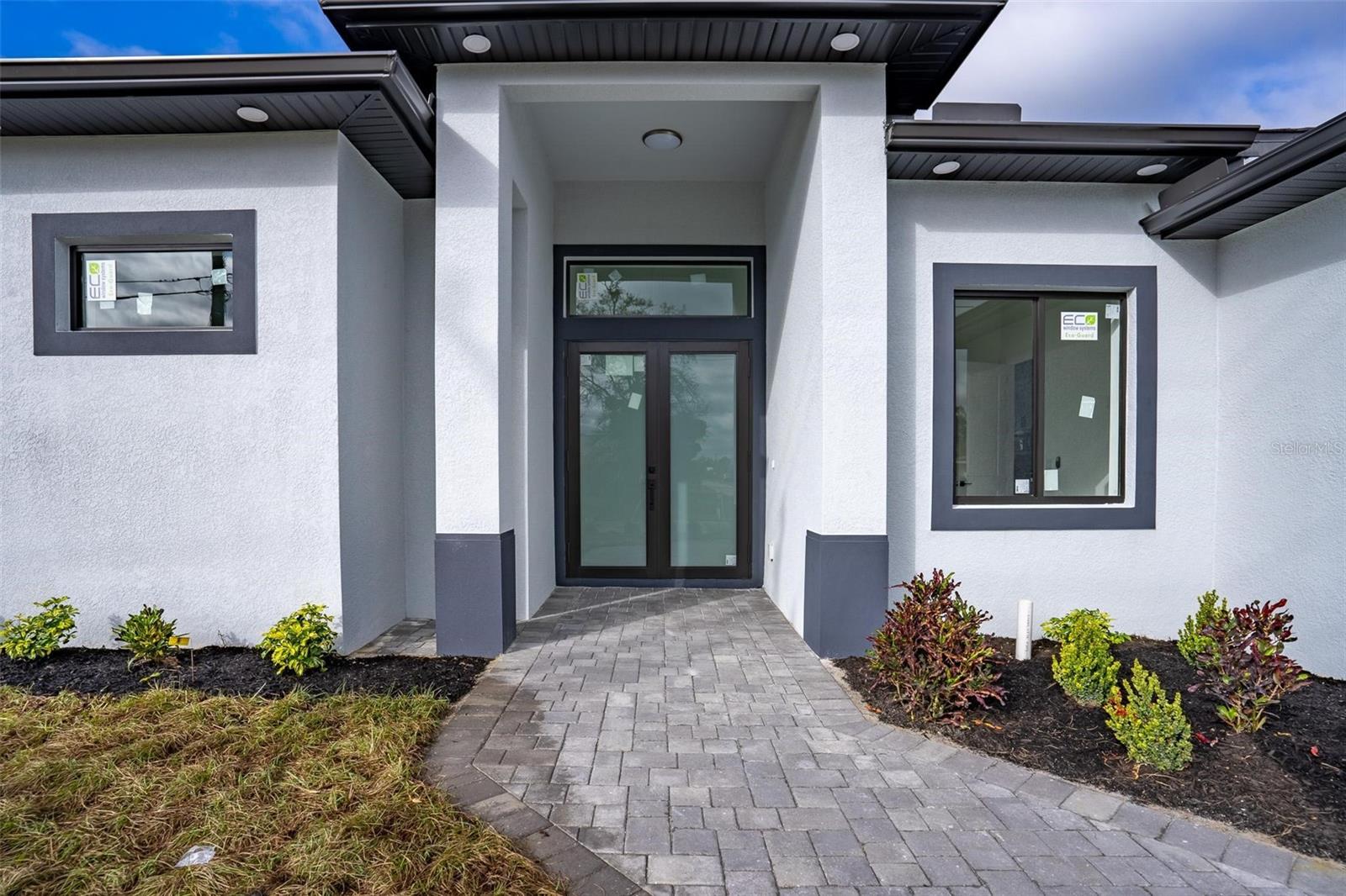 12 SE 17TH AVE, CAPE CORAL, FL, 33990