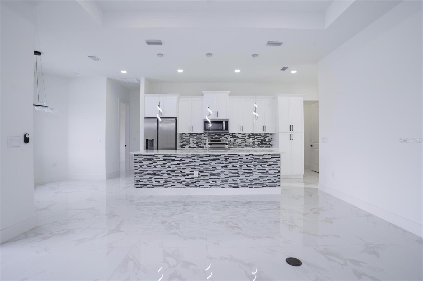 12 SE 17TH AVE, CAPE CORAL, FL, 33990