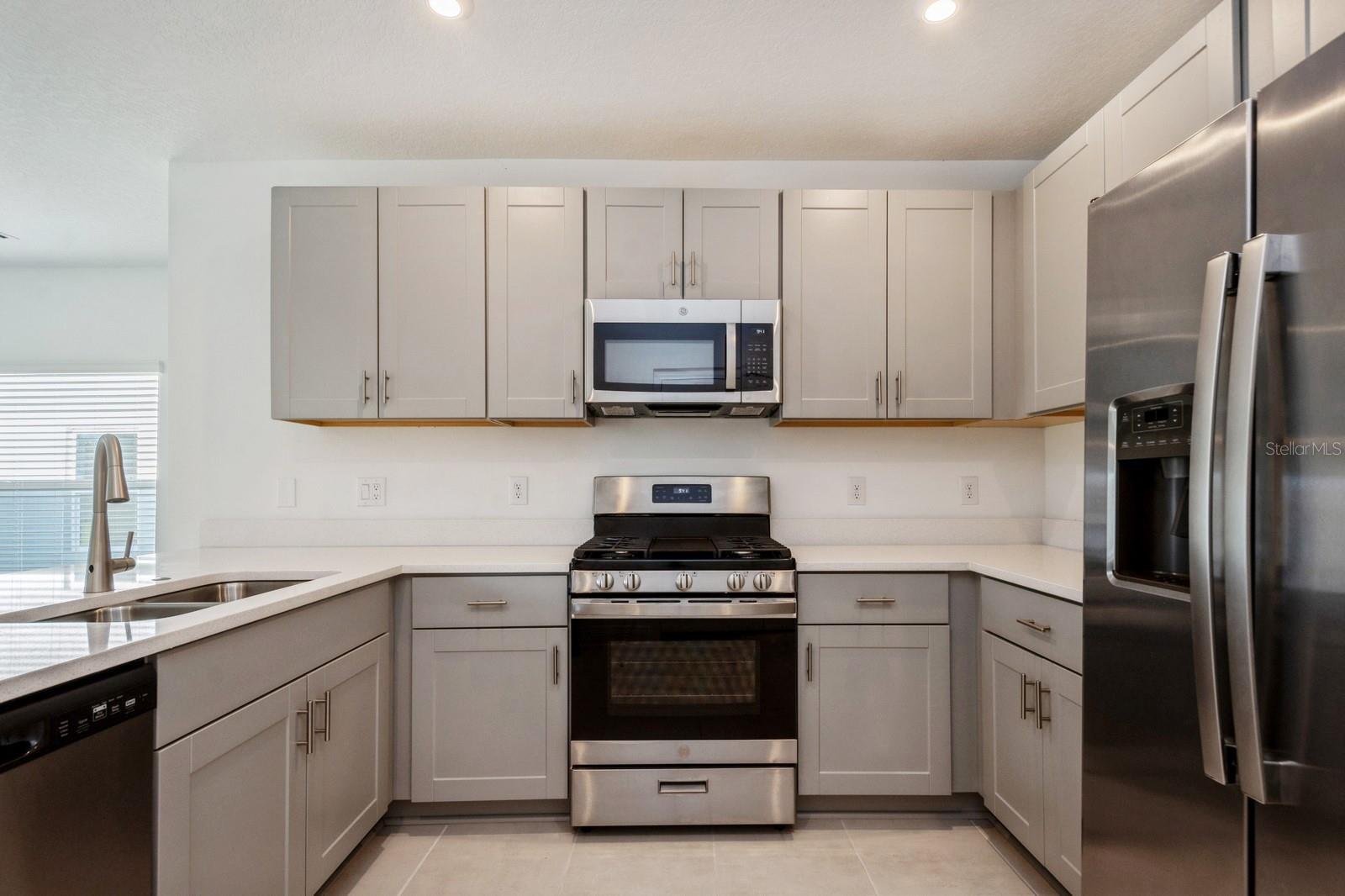 5917 LAURELCREST GLN, PALMETTO, FL, 34221