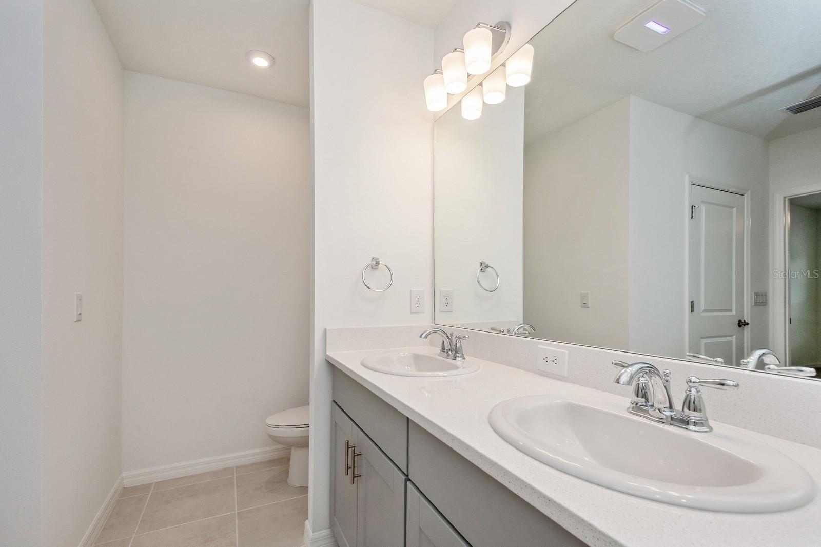 5917 LAURELCREST GLN, PALMETTO, FL, 34221
