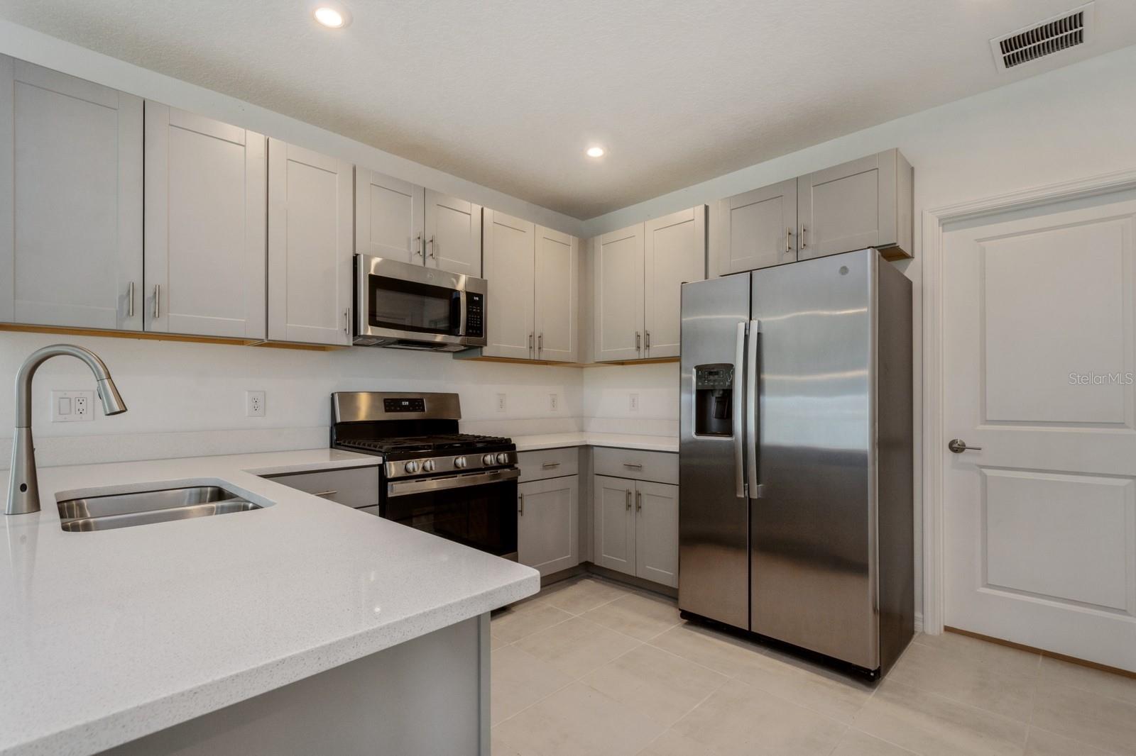 5917 LAURELCREST GLN, PALMETTO, FL, 34221