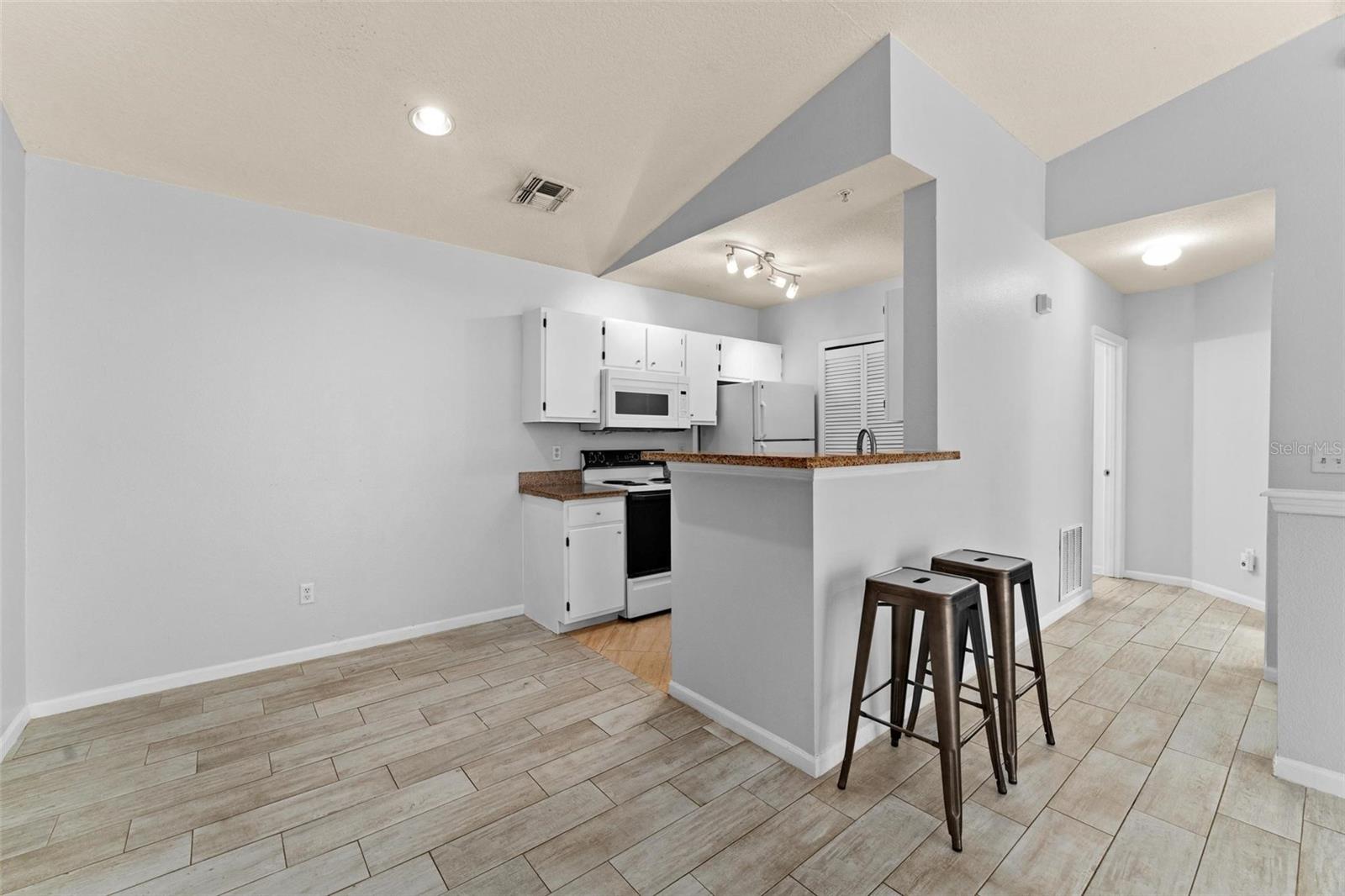 4368 S KIRKMAN RD #212, ORLANDO, FL, 32811