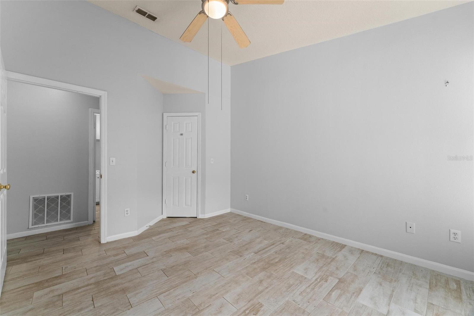 4368 S KIRKMAN RD #212, ORLANDO, FL, 32811