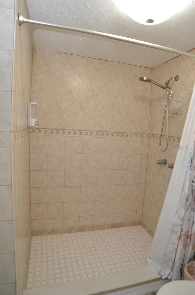 9400 93RD ST, SEMINOLE, FL, 33777