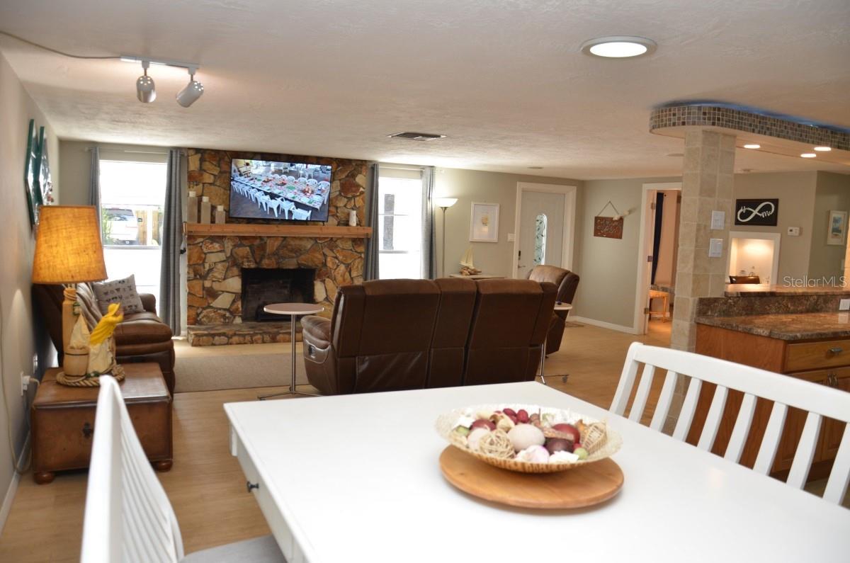 9400 93RD ST, SEMINOLE, FL, 33777