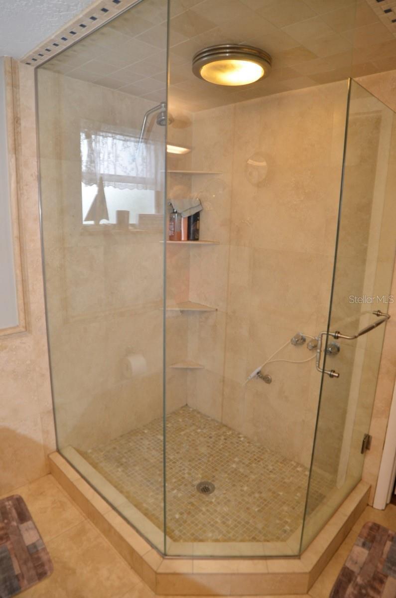 9400 93RD ST, SEMINOLE, FL, 33777