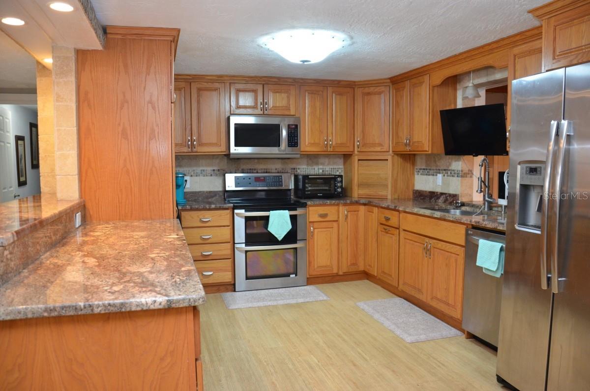 9400 93RD ST, SEMINOLE, FL, 33777