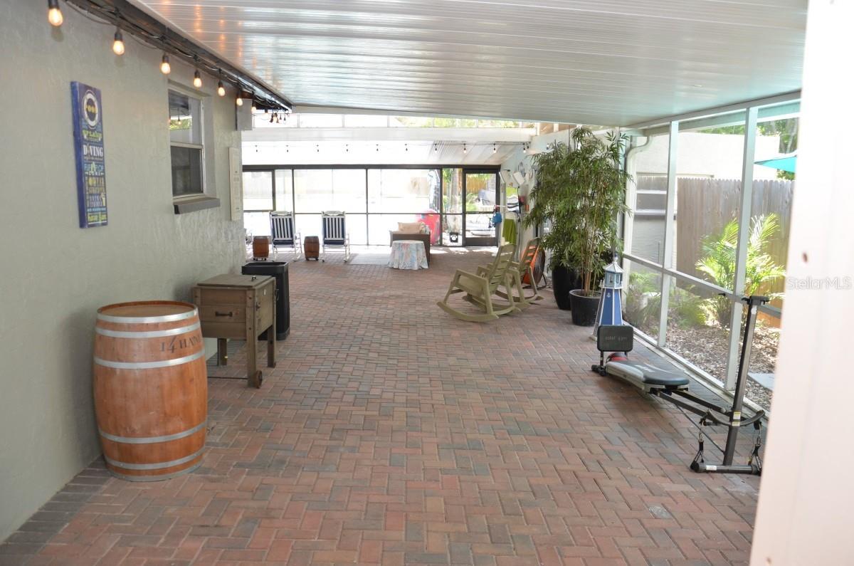 9400 93RD ST, SEMINOLE, FL, 33777