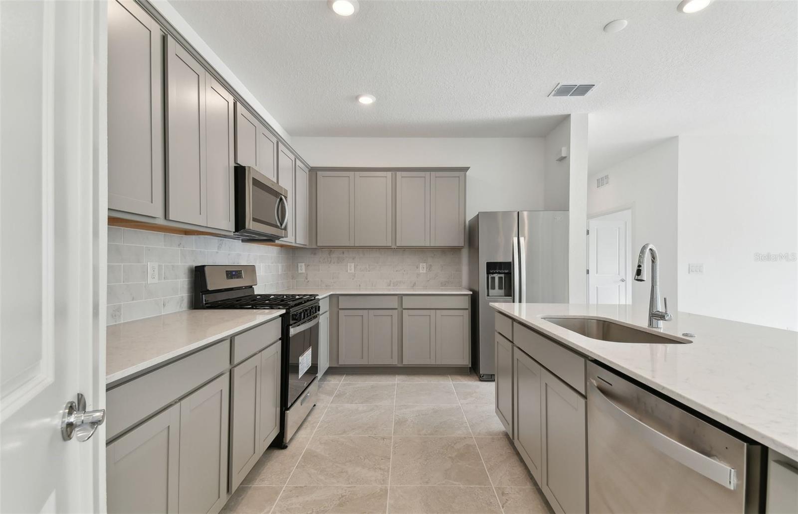 1279 KAZAZ CT, ZEPHYRHILLS, FL, 33540