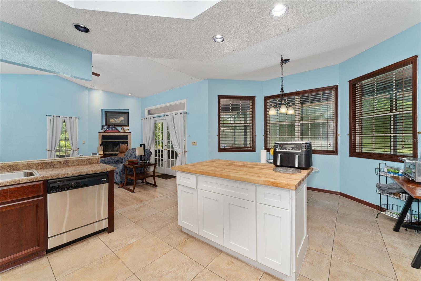 463 N PINE MEADOW DR, DEBARY, FL, 32713