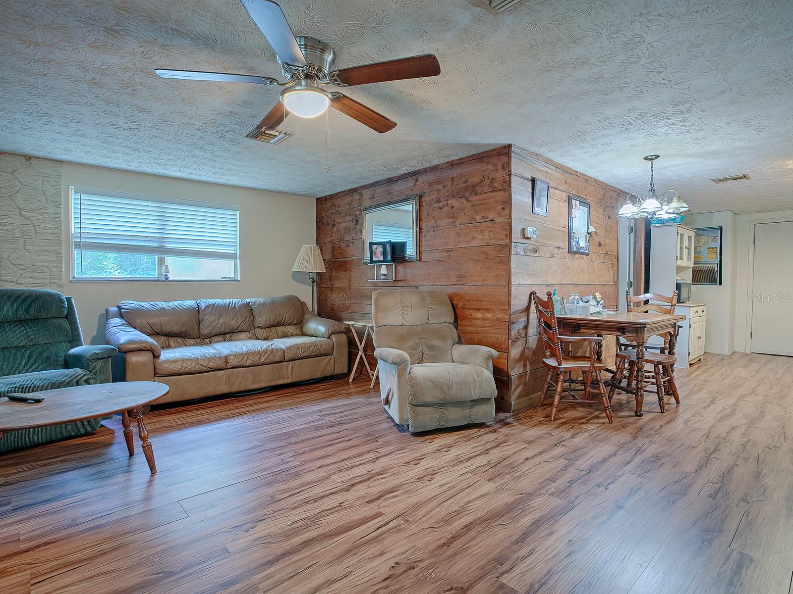 853 CR 484, LAKE PANASOFFKEE, FL, 33538